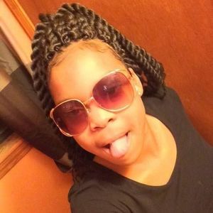 Meet your Posher, Cece